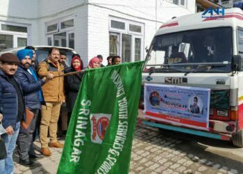 First ever snow skiing course for deaf and dumb flagged off in Srinagar