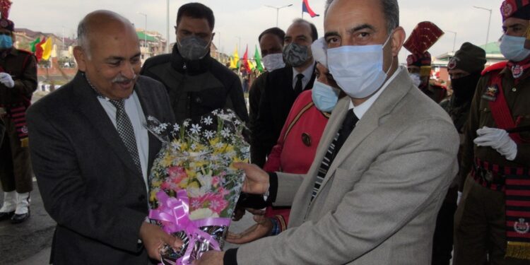 CJ Pankaj Mithal visits District Court Complex Srinagar