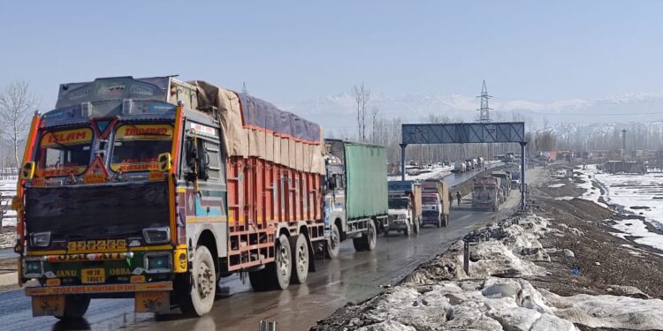 Road to Death: 1750 killed in last 10 years on Sgr-Jmu NH44 Road to Death: 1750 killed in last 10 years on Sgr-Jmu NH44