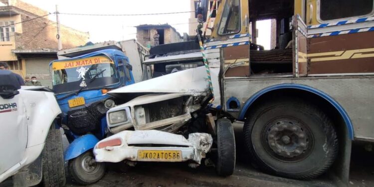 Two killed, 4 injured as truck hits nearly dozen vehicles in Jammu after break failure