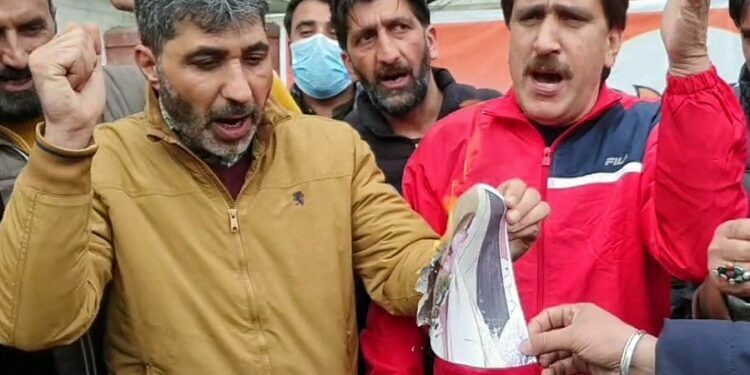 Anti-Quran Remarks: BJP files complaint against Waseem Rizvi Anti-Quran Remarks: BJP files complaint against Waseem Rizvi