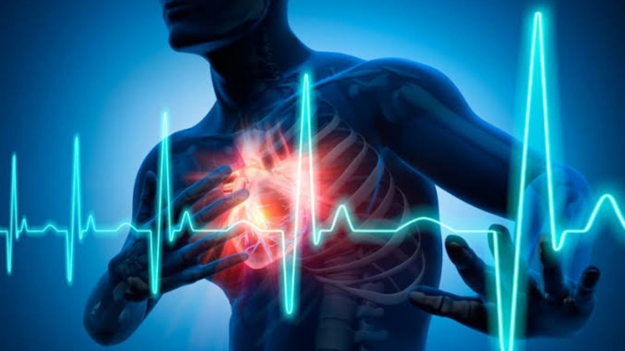 Tourist dies of cardiac arrest in Pahalgam CRPF man dies of cardiac arrest in Budgam
