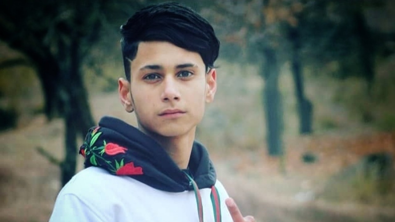 Body of Chattabal teenager fished out from Jhelum after 6 days in Noorbagh Body of Chattabal teenager fished out from Jhelum after 6 days in Noorbagh