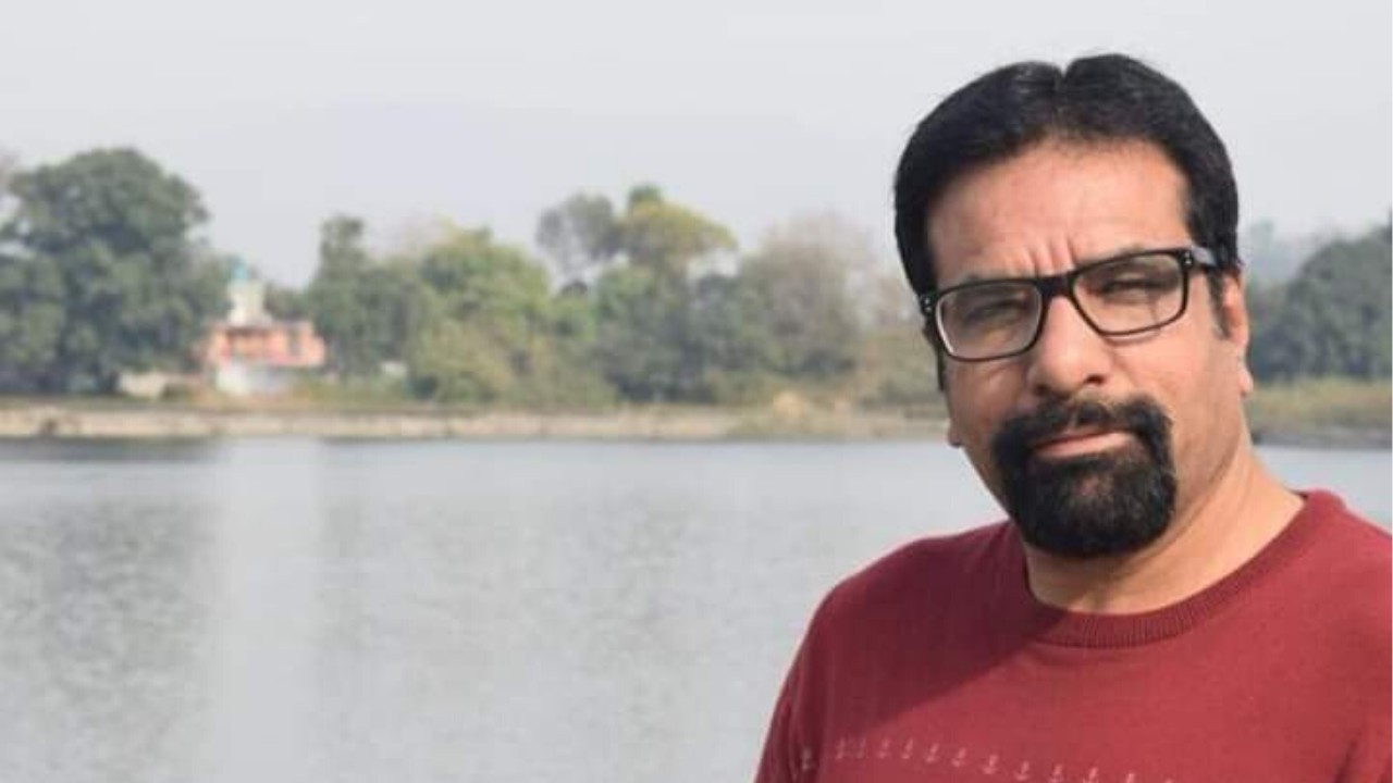 BJP leader Rakesh Pandit shot dead, another injured in Tral BJP leader Rakesh Pandit shot dead, another injured in Tral
