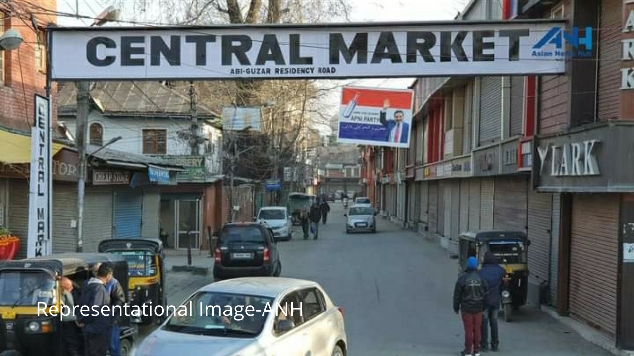 Relaxation in Corona lockdown makes little impact on business revival in Valley: Traders Relaxation in Corona lockdown makes little impact on business revival in Valley: Traders