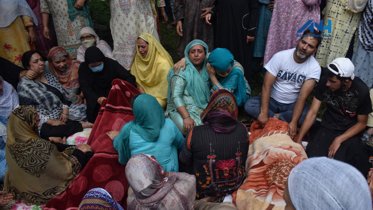 Happiness To Be At Picnic Spot, Turns out to be Mourning Happiness To Be At Picnic Spot, Turns out to be Mourning
