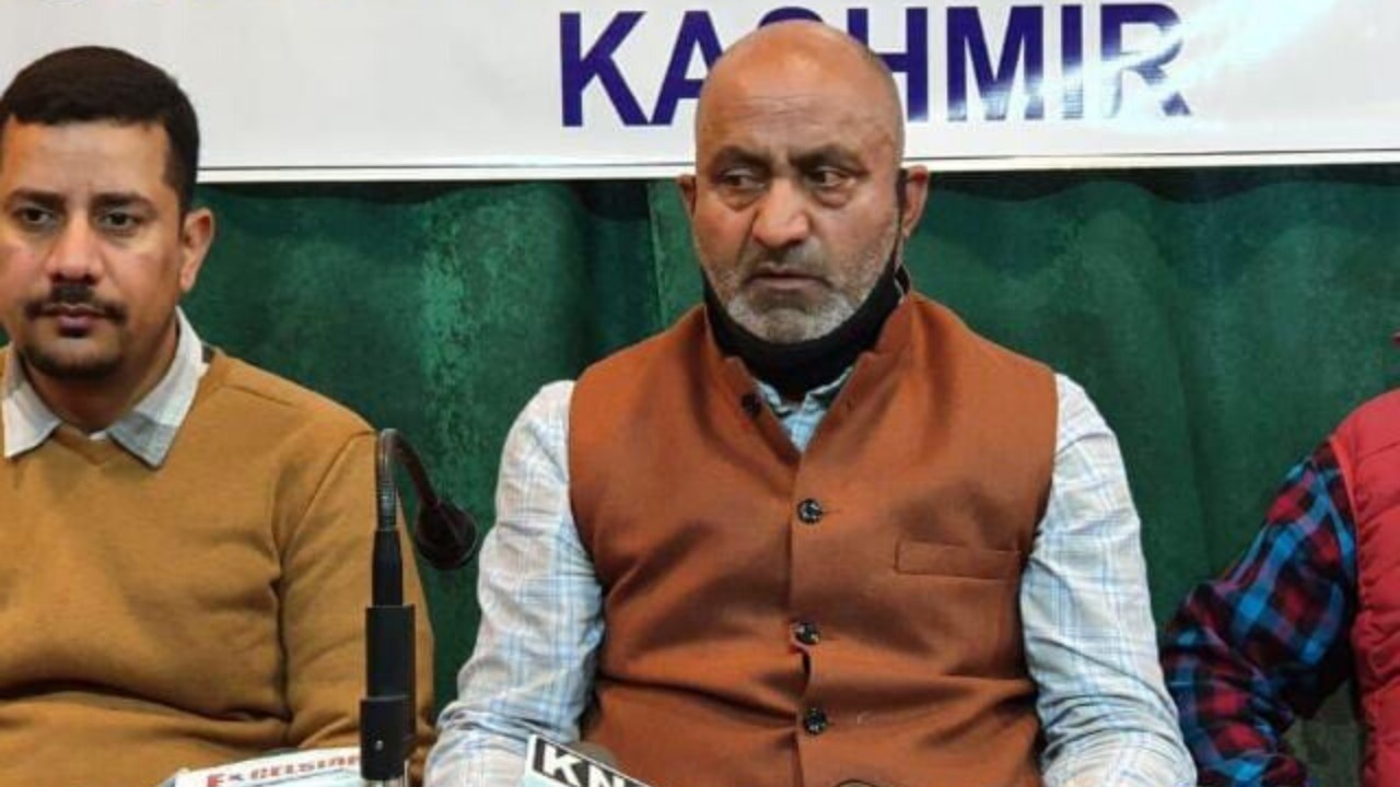 Hotmix plant owners demand release of payment, on verge of starvation, pending bill of Rs 250 crore: HMPOA Prez Hotmix plant owners demand release of payment, on verge of starvation, pending bill of Rs 250 crore: HMPOA Prez