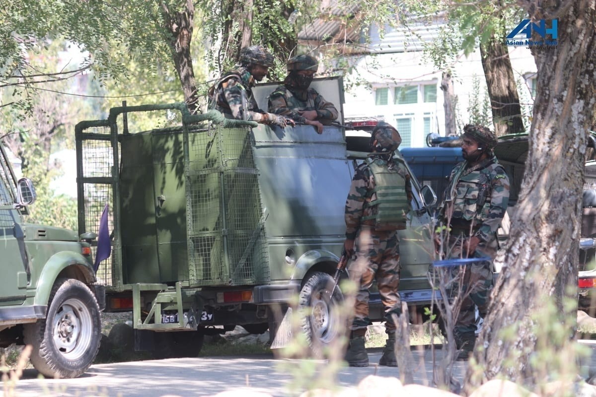 Top LeT commander among 2 militants killed in Bandipora gunfight Top LeT commander among 2 militants killed in Bandipora gunfight