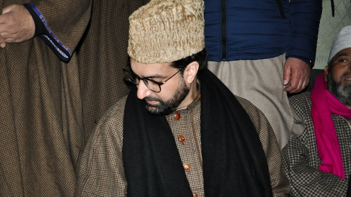 Mirwaiz led APHC regrets registration of cases against medical students under UAPA Mirwaiz led APHC regrets registration of cases against medical students under UAPA