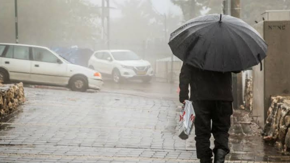 Light to moderate rains expected in Jammu and Kashmir during next 12 hrs Light to moderate rains expected in Jammu and Kashmir during next 12 hrs