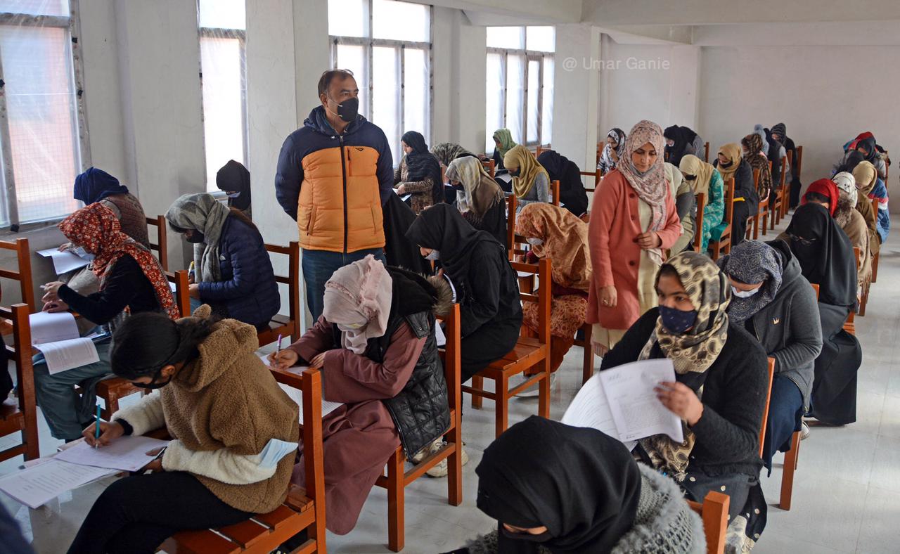 Class 12th exams held in Kashmir amid rise in COVID-19 cases Class 12th exams held in Kashmir amid rise in COVID-19 cases