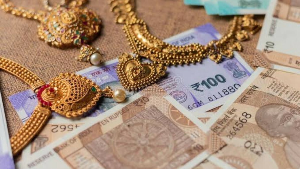 Man in Anantnag alleges wife ran away with cash, jewellery Man in Anantnag alleges wife ran away with cash, jewellery