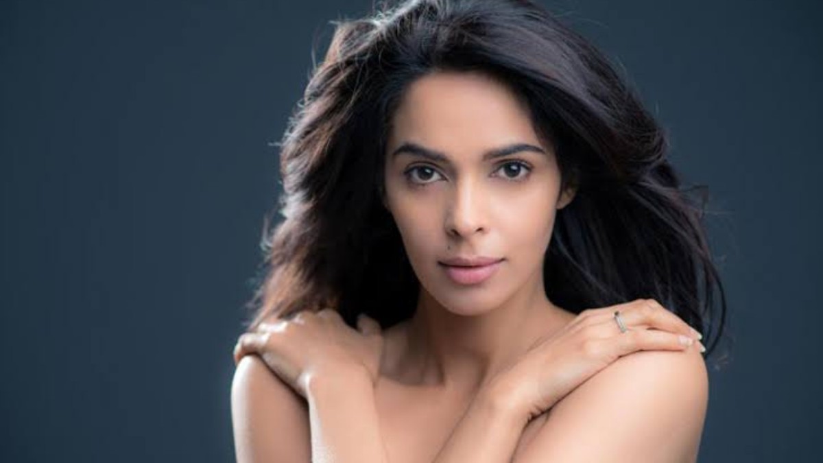 A Producer once told me 'You're so hot i can heat chapatis on your Waist': Mallika Sherawat A Producer once told me ‘You’re so hot i can heat chapatis on your Waist’: Mallika Sherawat