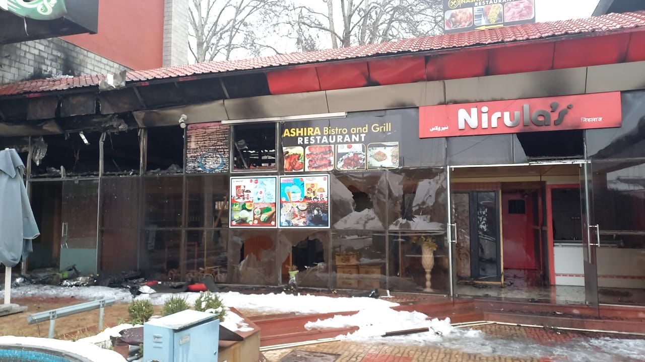 Restaurant gutted in fire incident at Sangarmal, Srinagar