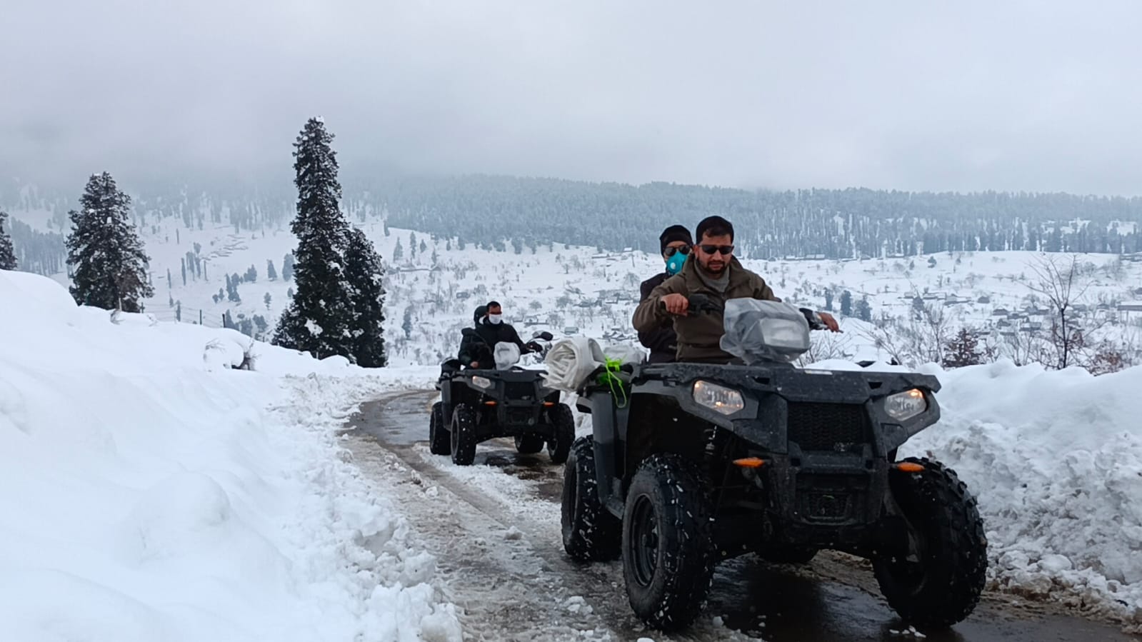 Doodhpathri opens for winter tourists