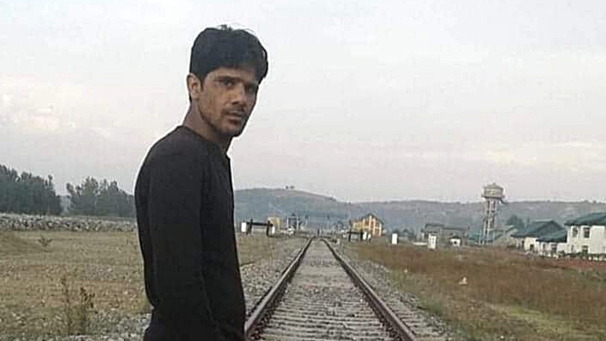 Youth dies after falling from moving tractor in Sopore