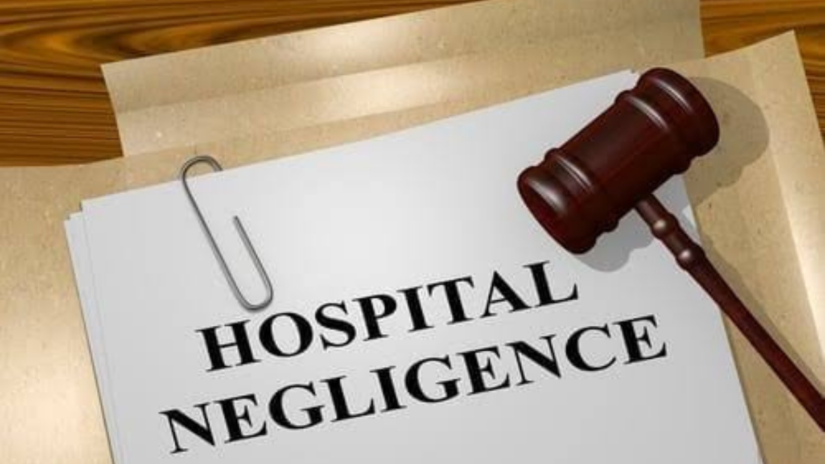Alleged medical negligence in Pulwama: DHSK orders suspension of four doctors 80-year-old lady dies at GMC Anantnag, family alleges medical negligence