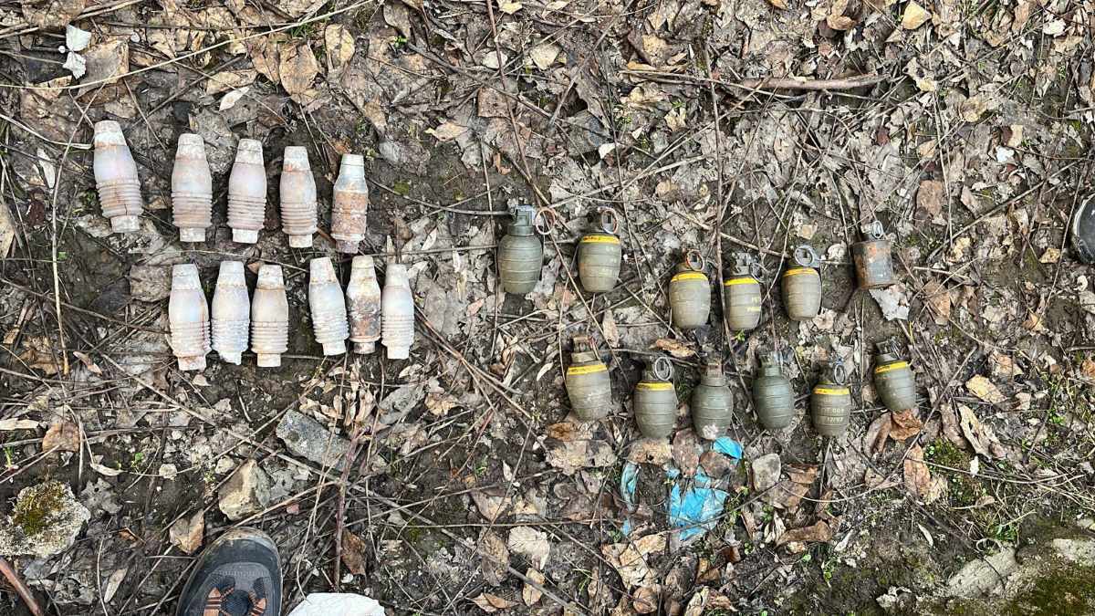 Joint team of security forces recover 11 grenades, 11 UBGL and other explosive material in Baramulla Joint team of security forces recover 11 grenades, 11 UBGL and other explosive material in Baramulla