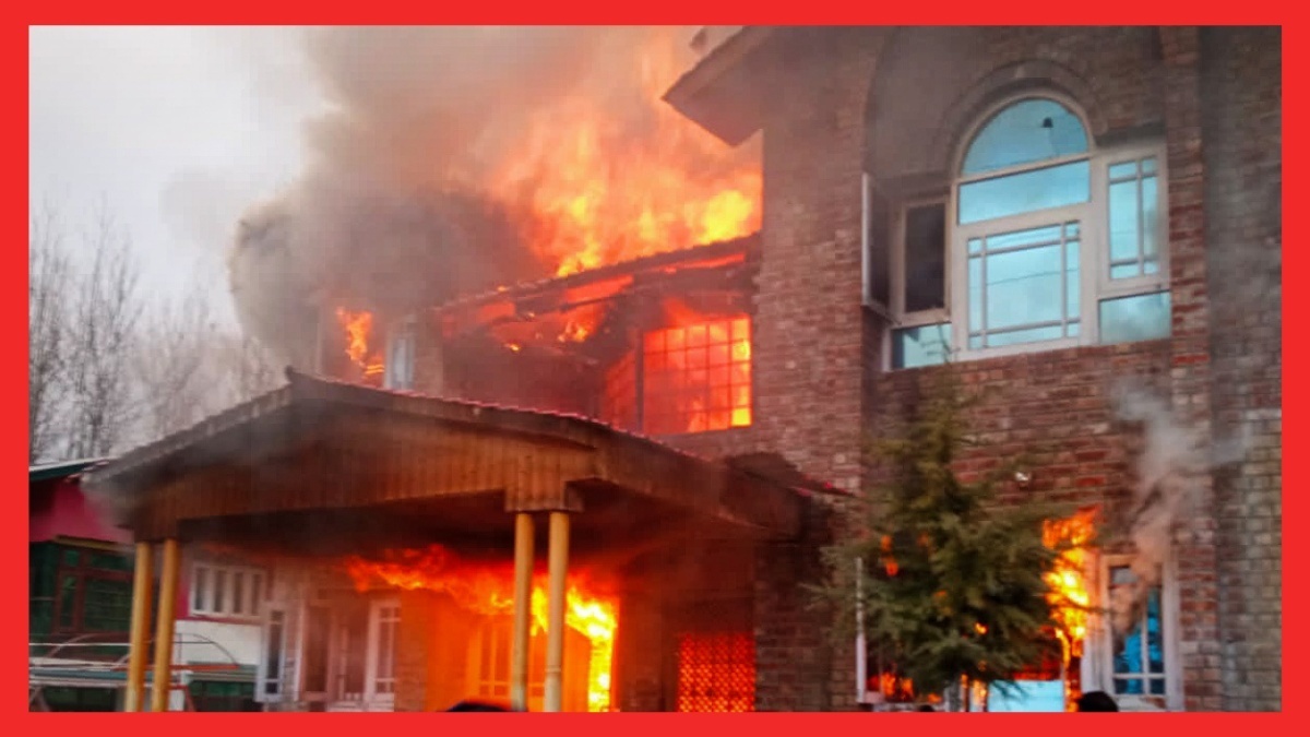 Residential house gutted in Bijbehara Residential house gutted in Bijbehara