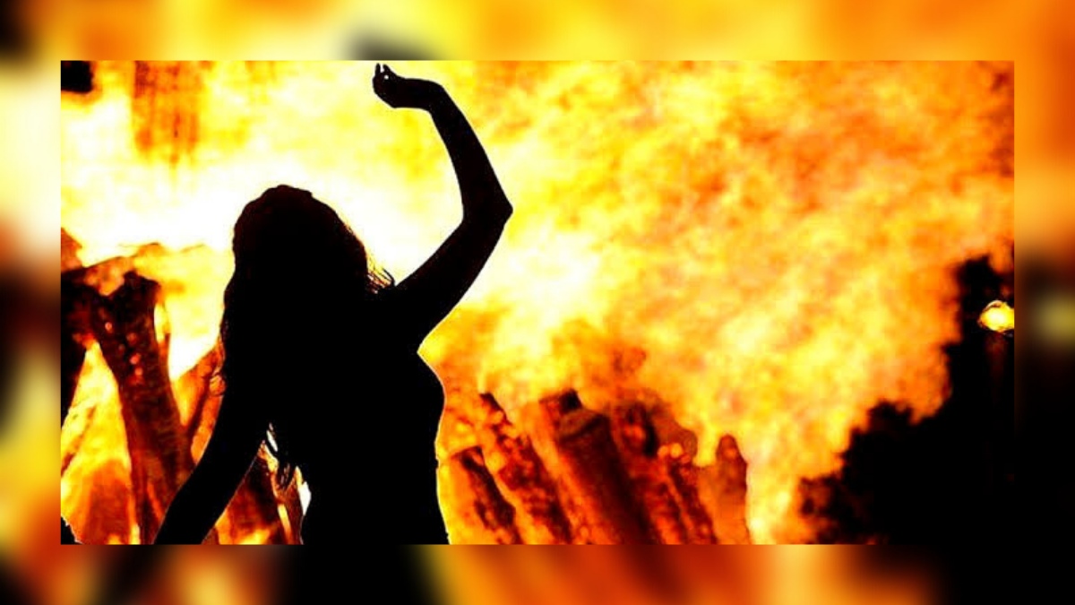Lady sets herself on fire in Pulwama Lady sets herself on fire in Pulwama