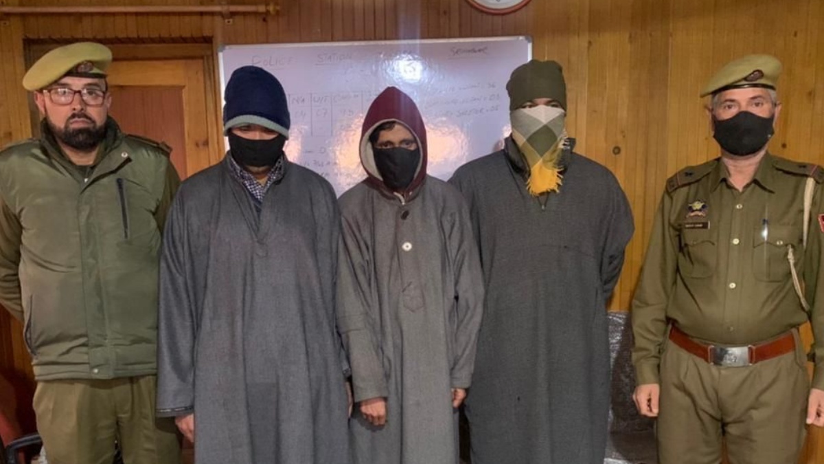 Sgr police solve three theft cases, arrest 03 accused, stolen items worth 12 lakh approx recovered Sgr police solve three theft cases, arrest 03 accused, stolen items worth 12 lakh approx recovered