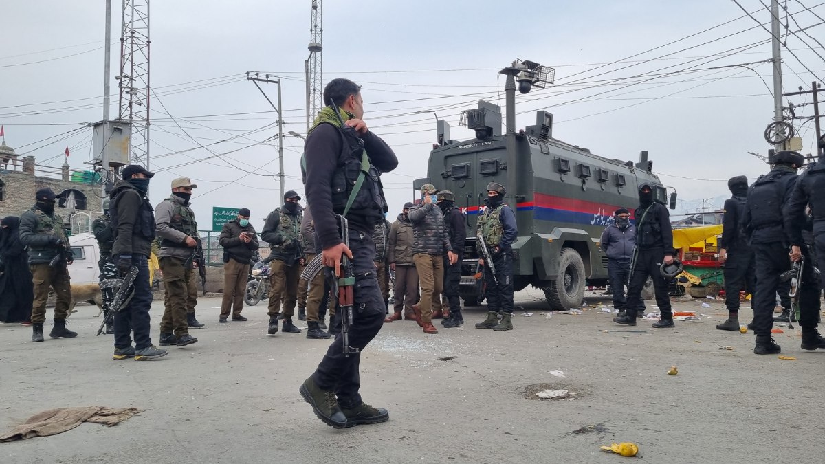 Civilian killed, 34 injured in HSHS grenade attack