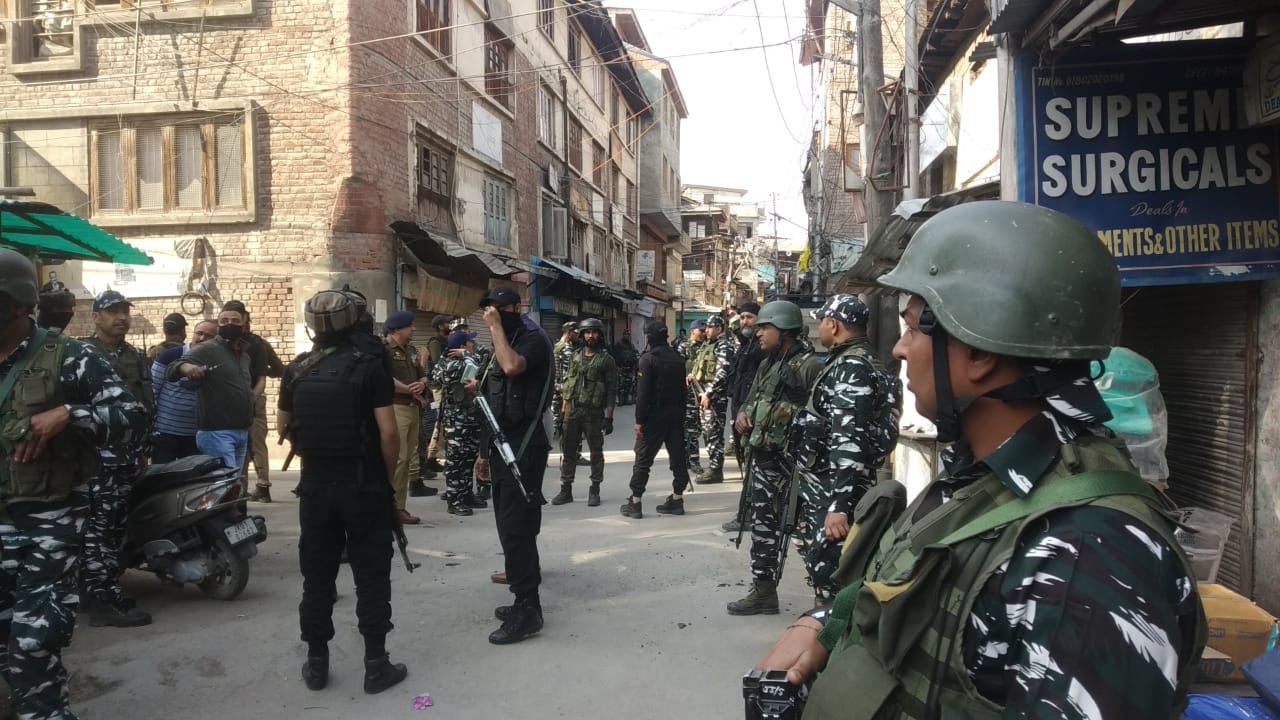 Two CRPF men shot at, injured in Maisuma Two CRPF men shot at, injured in Maisuma