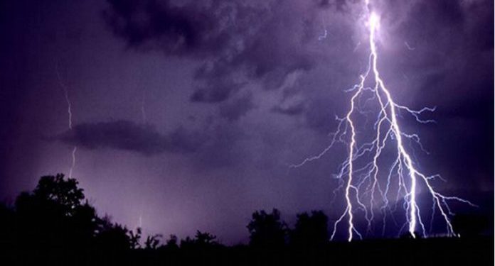 Lightning kills man in Budgam