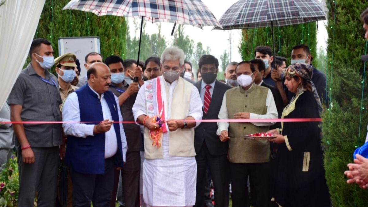 LG inaugurates Flower Show-2022 at Srinagar’s Botanical Garden LG inaugurates Flower Show-2022 at Srinagar’s Botanical Garden