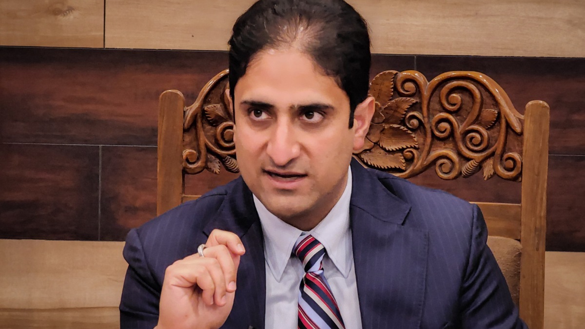 SMC sets up consultative board to deal with dog menace in Srinagar: Mayor