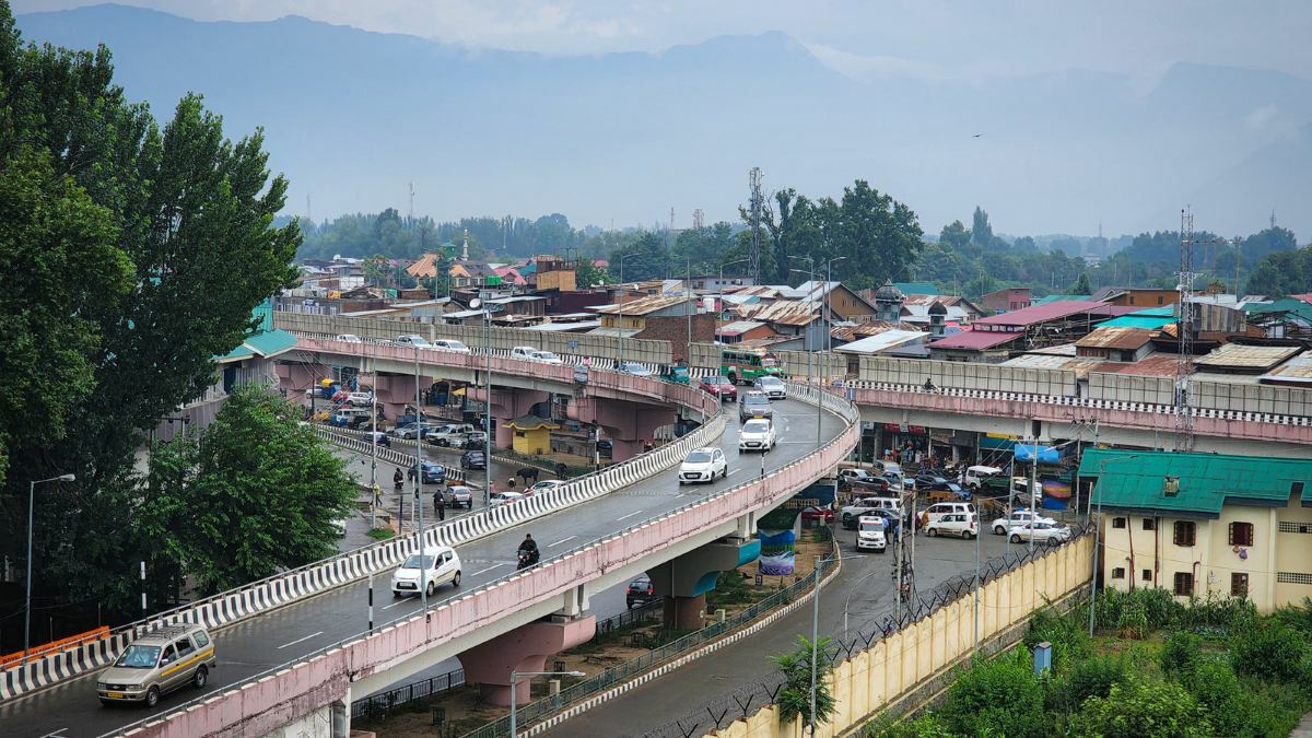 Govt orders re-naming of 18 educational institutions, roads after eminent personalities, slain security forces’ personnel Govt orders re-naming of 18 educational institutions, roads after eminent personalities, slain security forces’ personnel