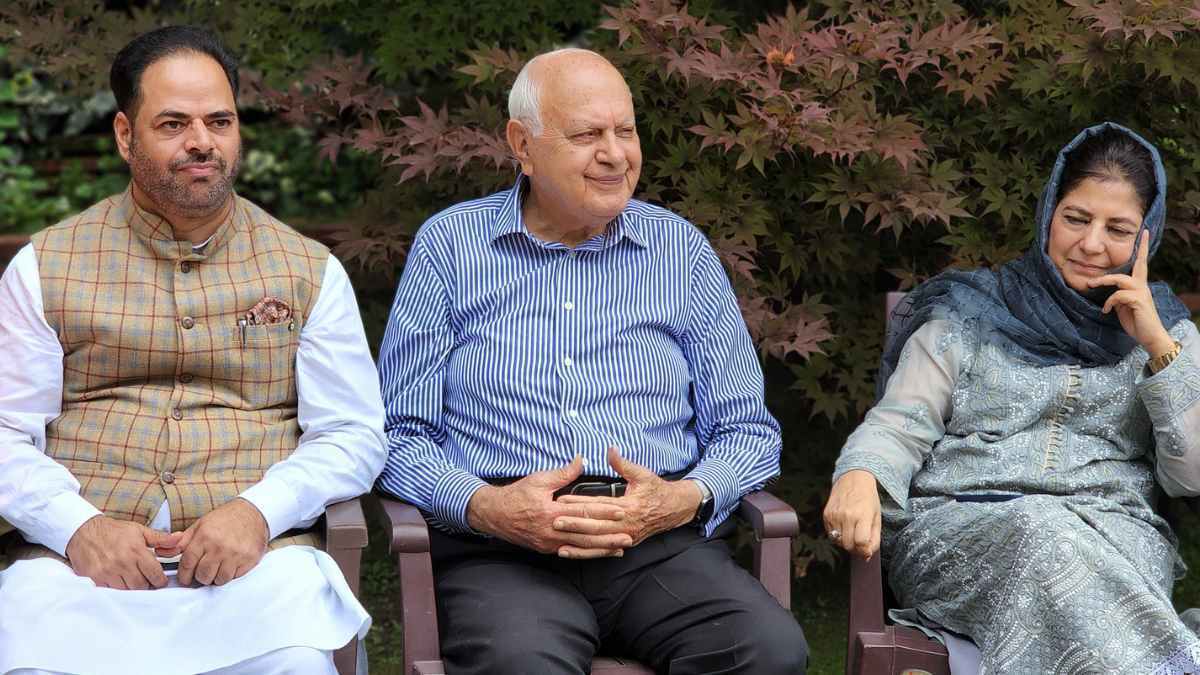 Voting rights to non J&K residents totally unacceptable to us: Dr Farooq after APM