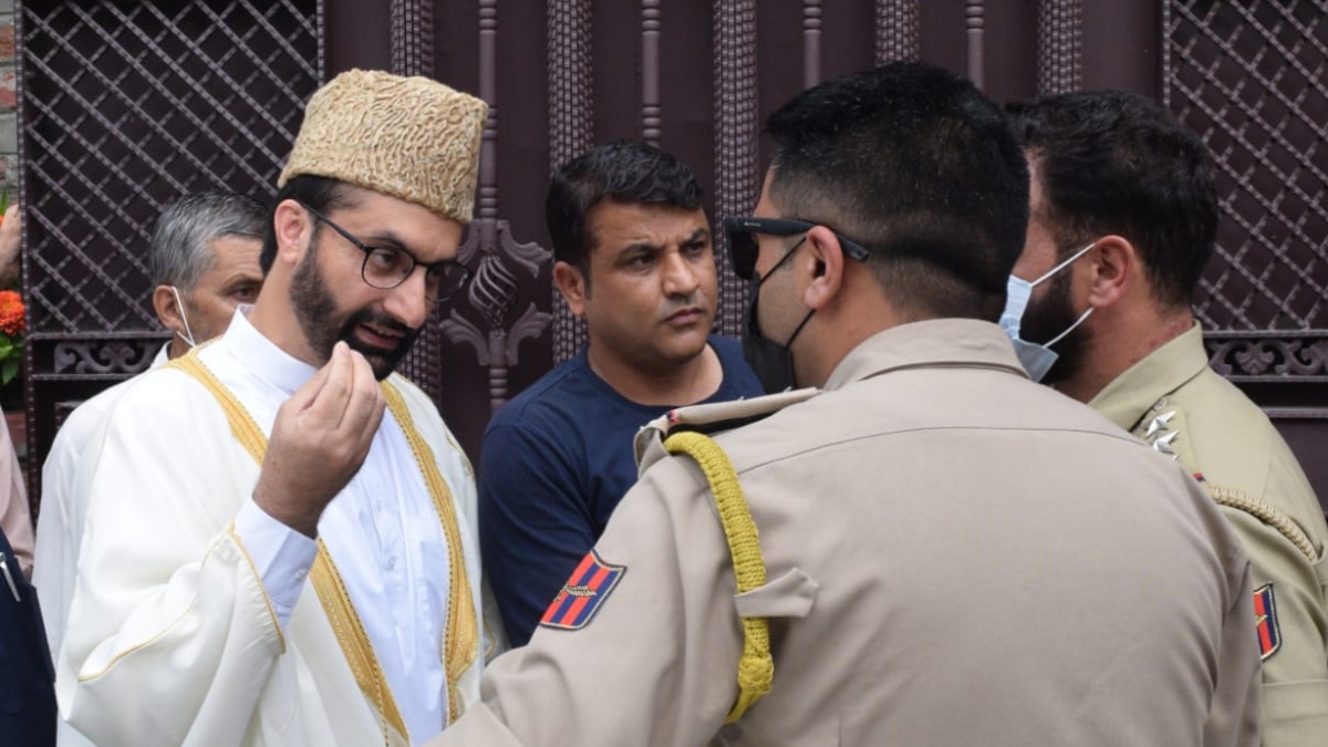 Release Mirwaiz on Shab-e-Barat: Anjuman Jama Masjid Mirwaiz not allowed to address gathering at Jama Masjid: Anjuman Auqaf