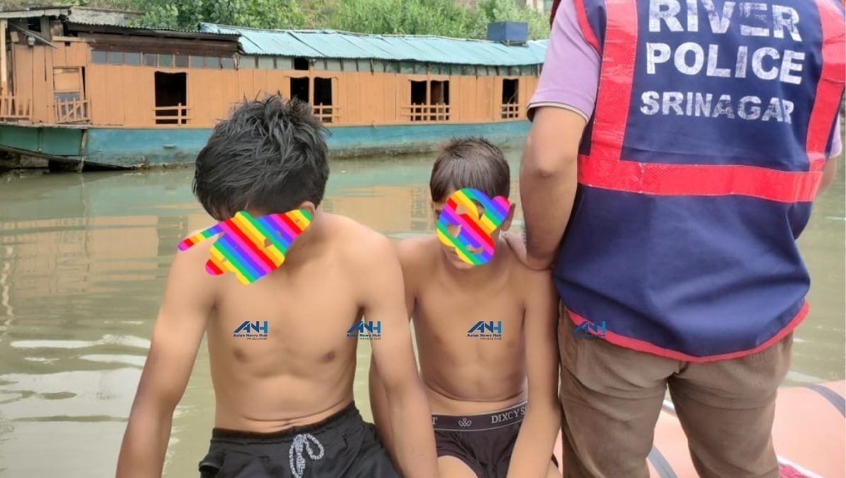 Two teenagers saved by Srinagar River Police from drowning in Jhelum
