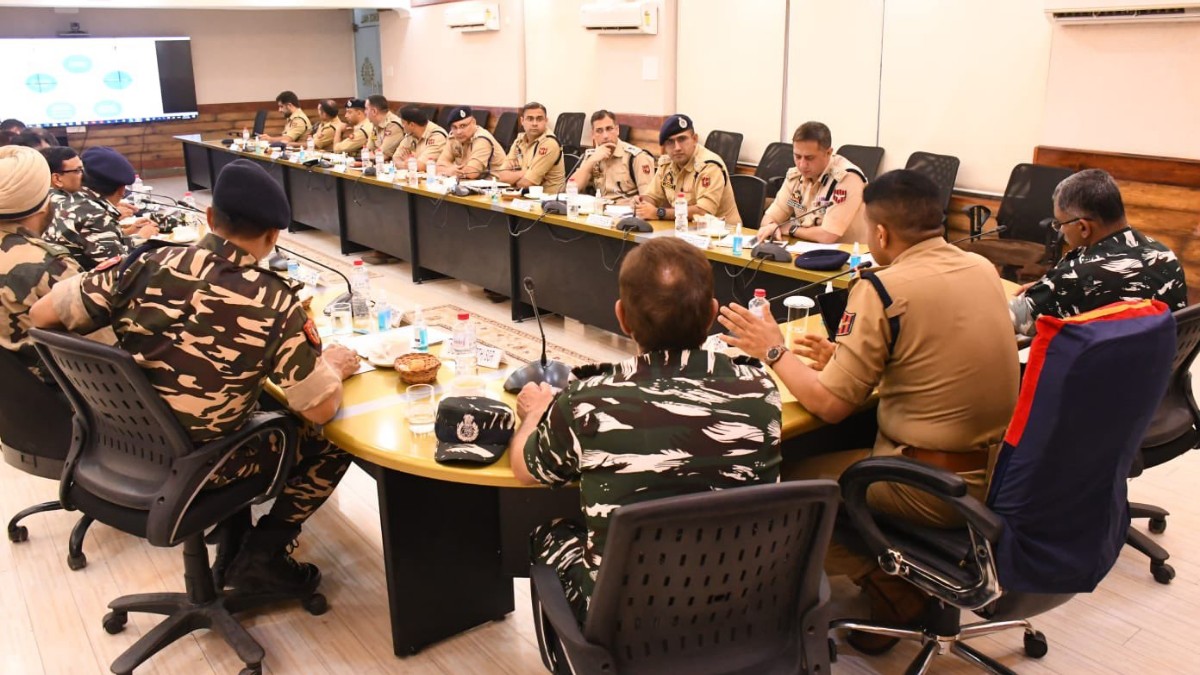 J&K police goes hi-tech, procures state of art drones for aerial surveillance in Srinagar City J&K police goes hi-tech, procures state of art drones for aerial surveillance in Srinagar City