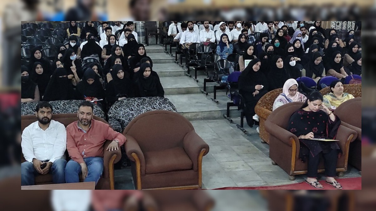 DE&CC, S.P. College organize One-day Camp for registration of unemployed youth on employment portal