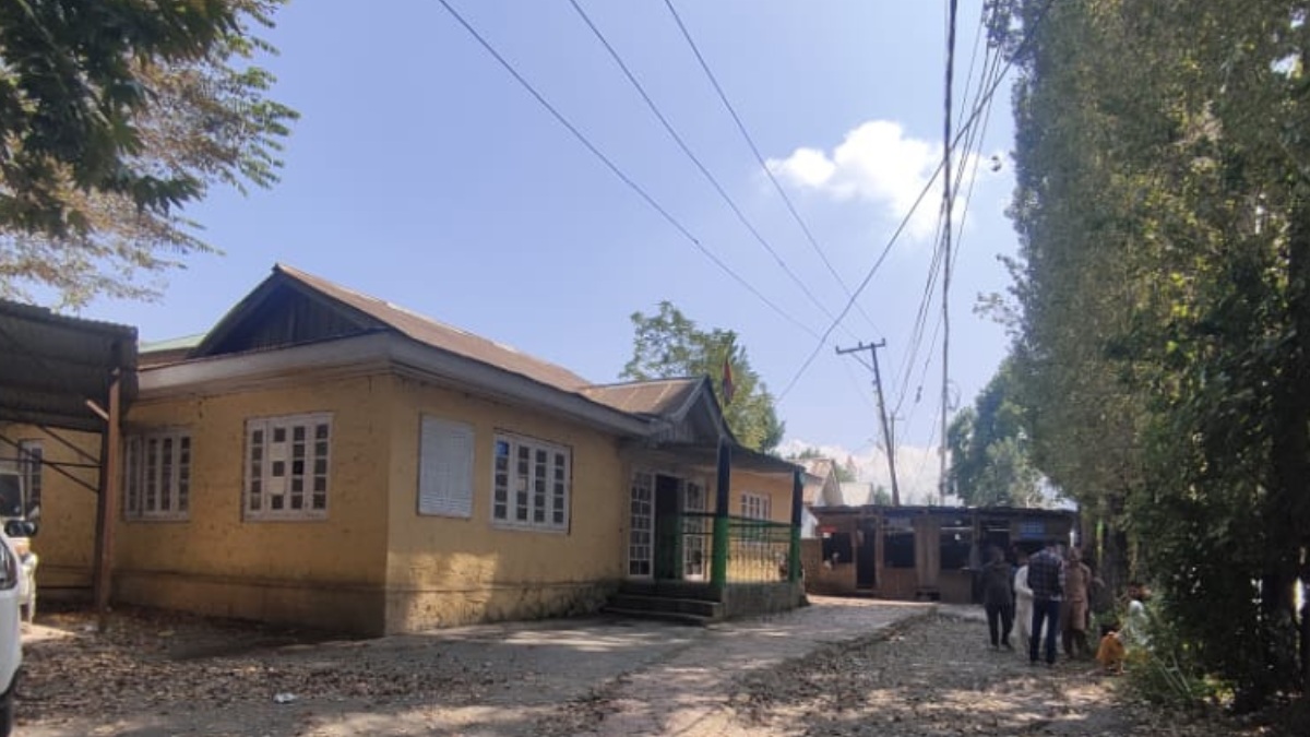 Qazigund Tehsil office working out of cramped building, people suffer Qazigund Tehsil office working out of cramped building, people suffer