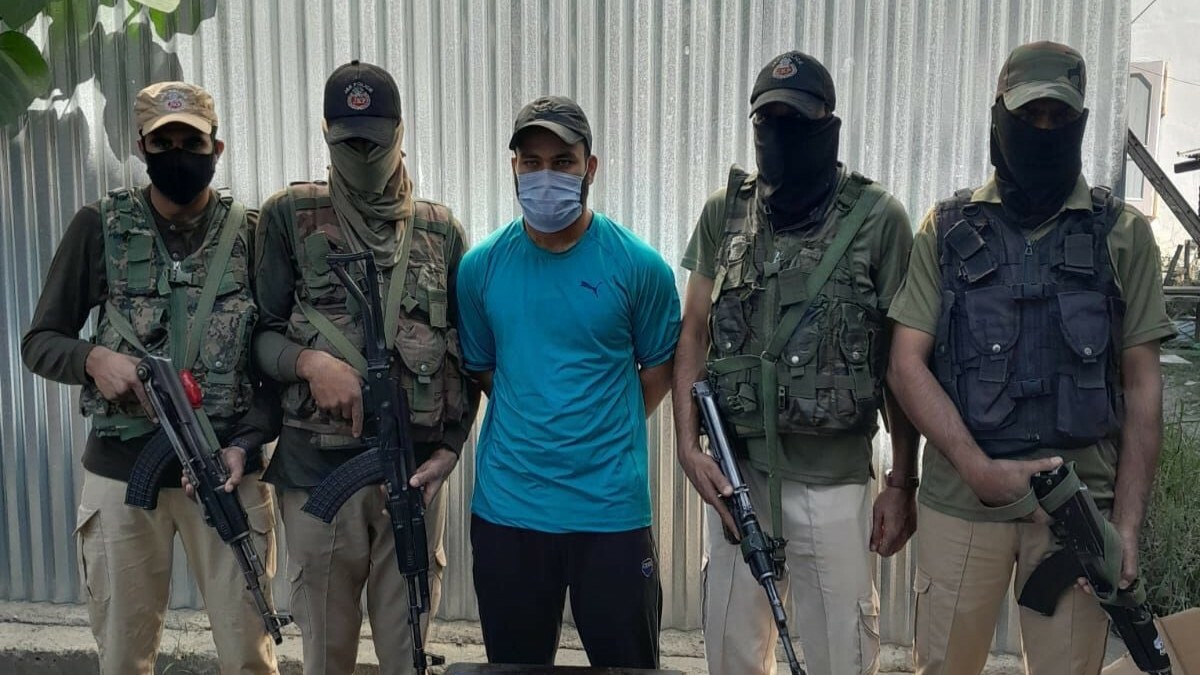 Security forces arrest AGuH militant in Srinagar Security forces arrest AGuH militant in Srinagar