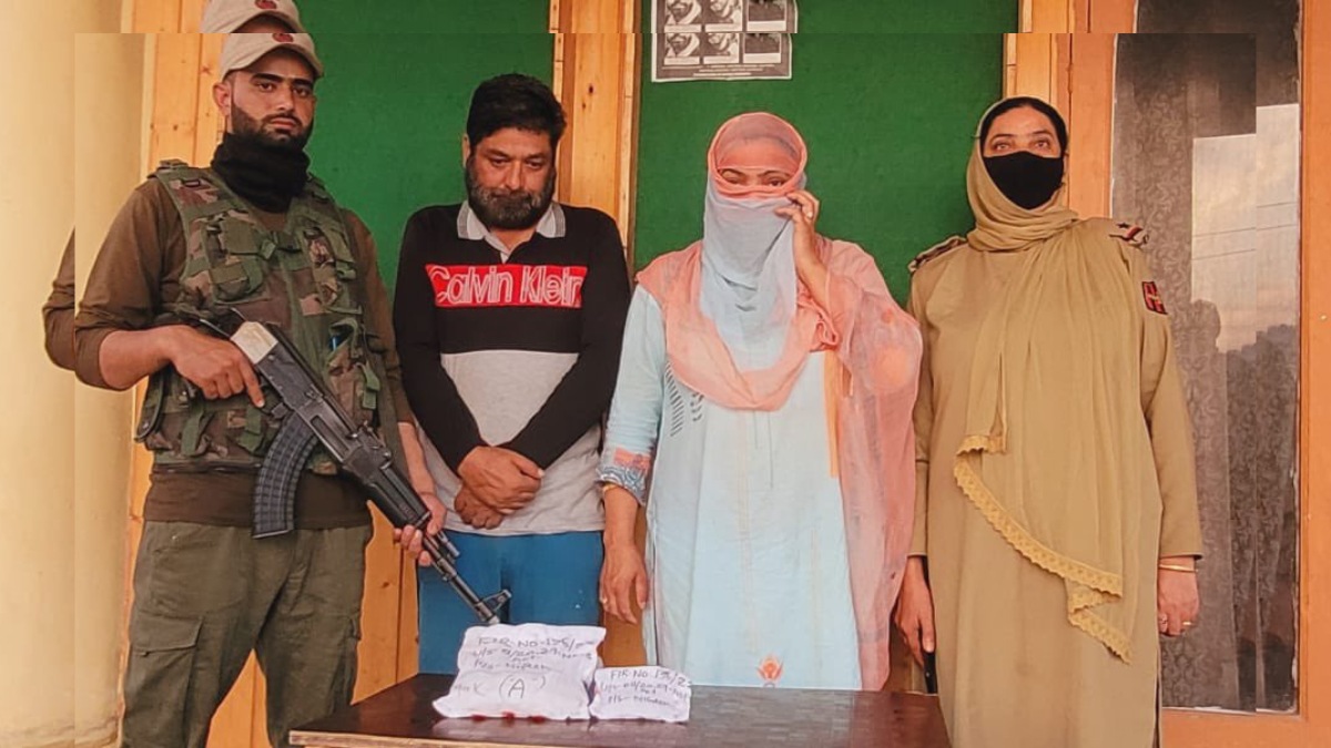 Husband-wife duo drug peddlers arrested in Srinagar Husband-wife duo drug peddlers arrested in Srinagar