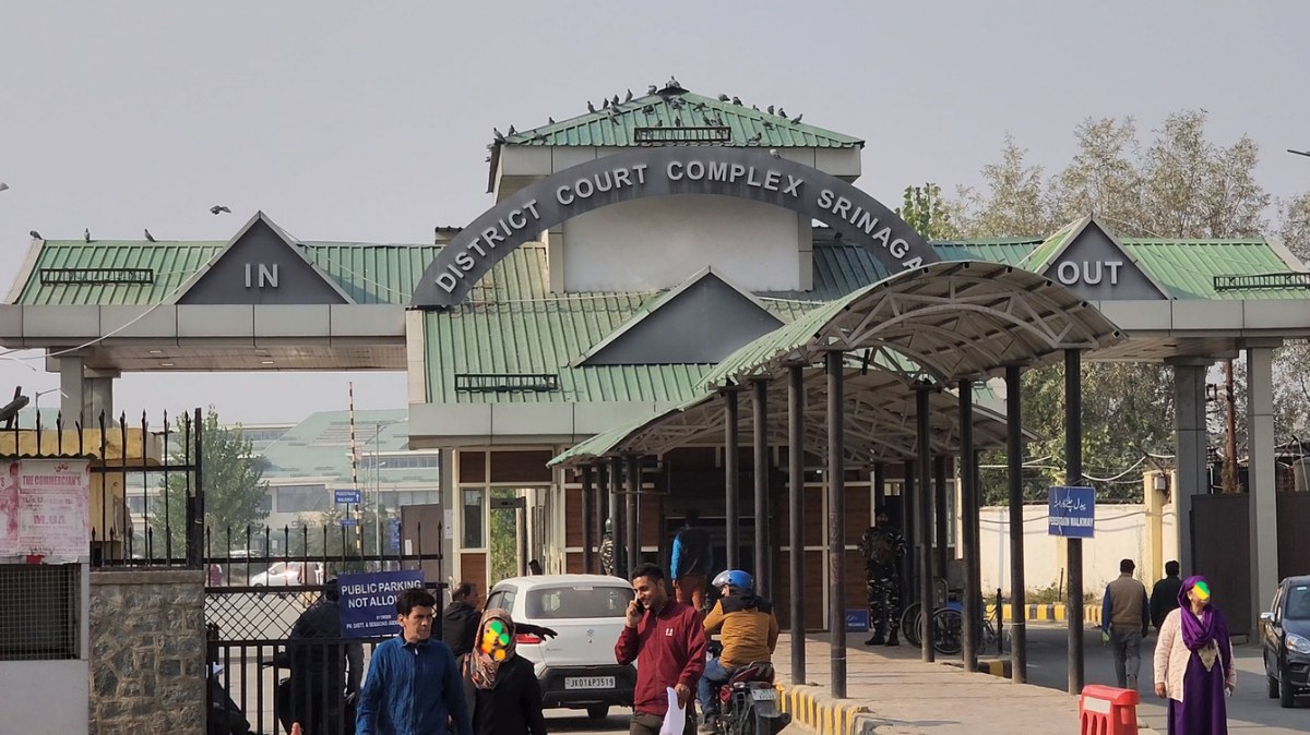 Husband among 5 chargesheeted in murder case of woman in Bemina Husband among 5 chargesheeted in murder case of woman in Bemina