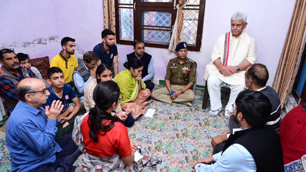 Wife of Pandit, killed by militants in Shopian on Oct 15, to be given govt job: LG Manoj Sinha Wife of Pandit, killed by militants in Shopian on Oct 15, to be given govt job: LG Manoj Sinha