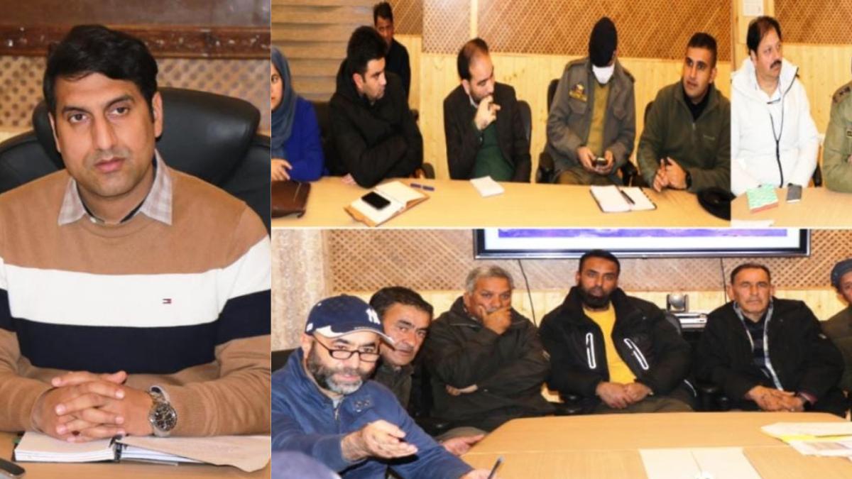 Several Transport Unions of City call on DC Srinagar to resolve issues Several Transport Unions of City call on DC Srinagar to resolve issues