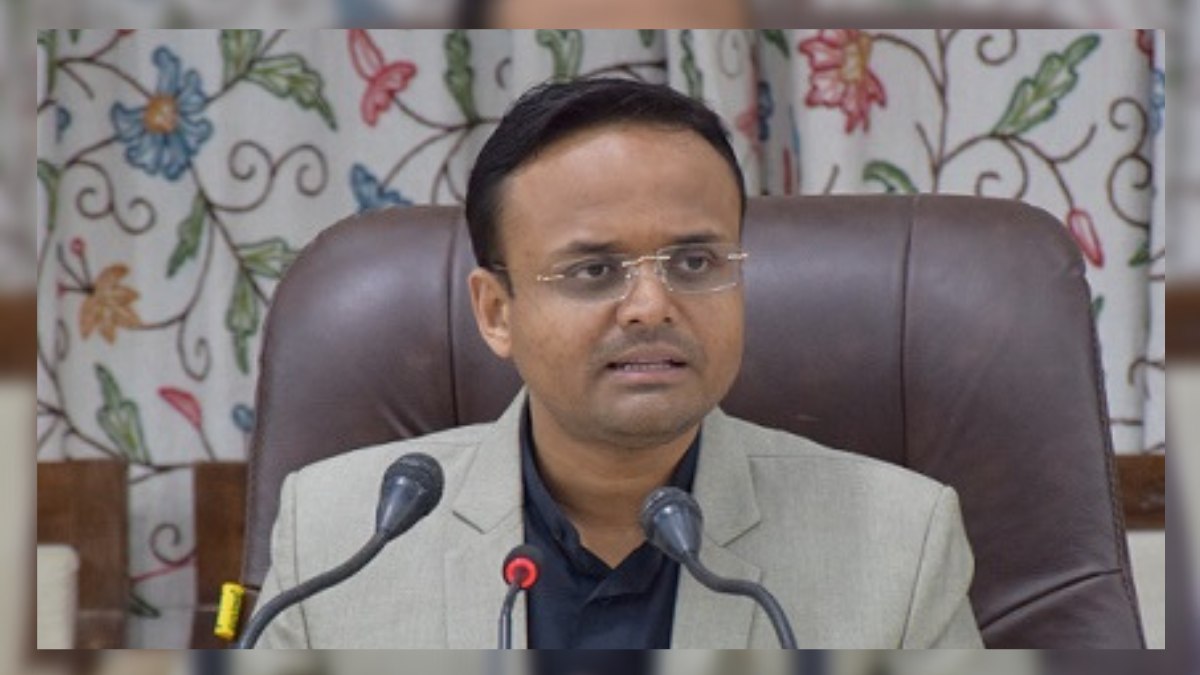 Properties of drug peddlers shall be identified, seized: DC Kupwara People appreciate efforts of DC Kupwara for successful Hatmullah rescue operation