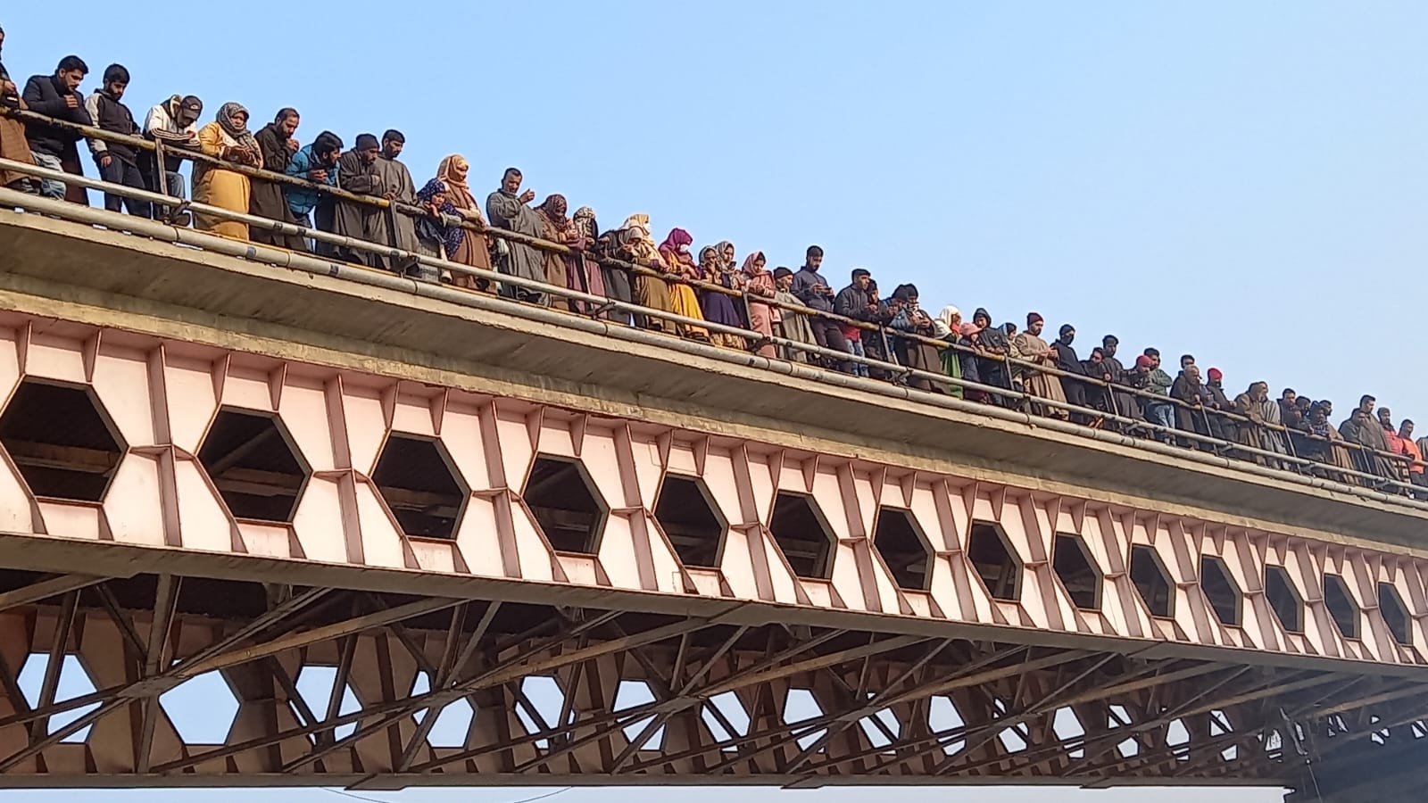 Clicking videos, photos banned near rescue ops sites in Sopore