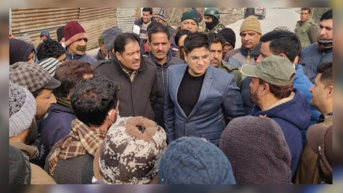Dy Mayor Srinagar, Director Tourism attend ‘My Town My Pride’ programme at Baba Demb Dy Mayor Srinagar, Director Tourism attend ‘My Town My Pride’ programme at Baba Demb