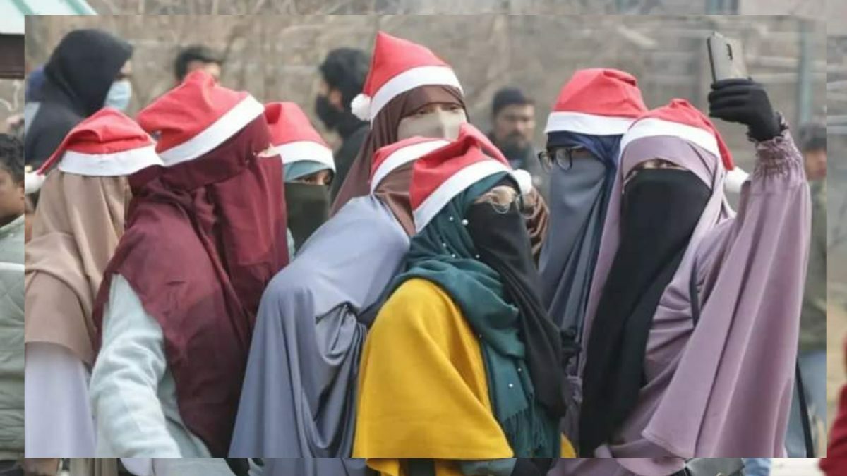 Kashmiri Muslims converge at Srinagar Church to lit up Christmas festivity