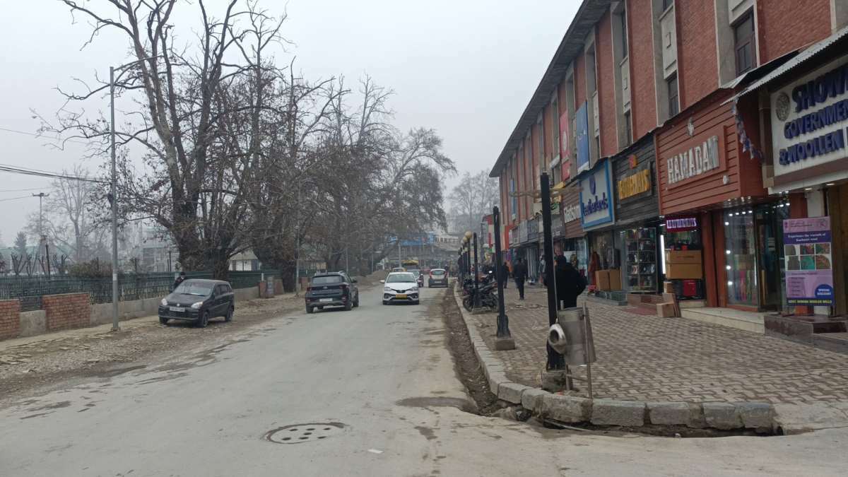 Fog engulfs Srinagar, Jammu as mercury records slight drop