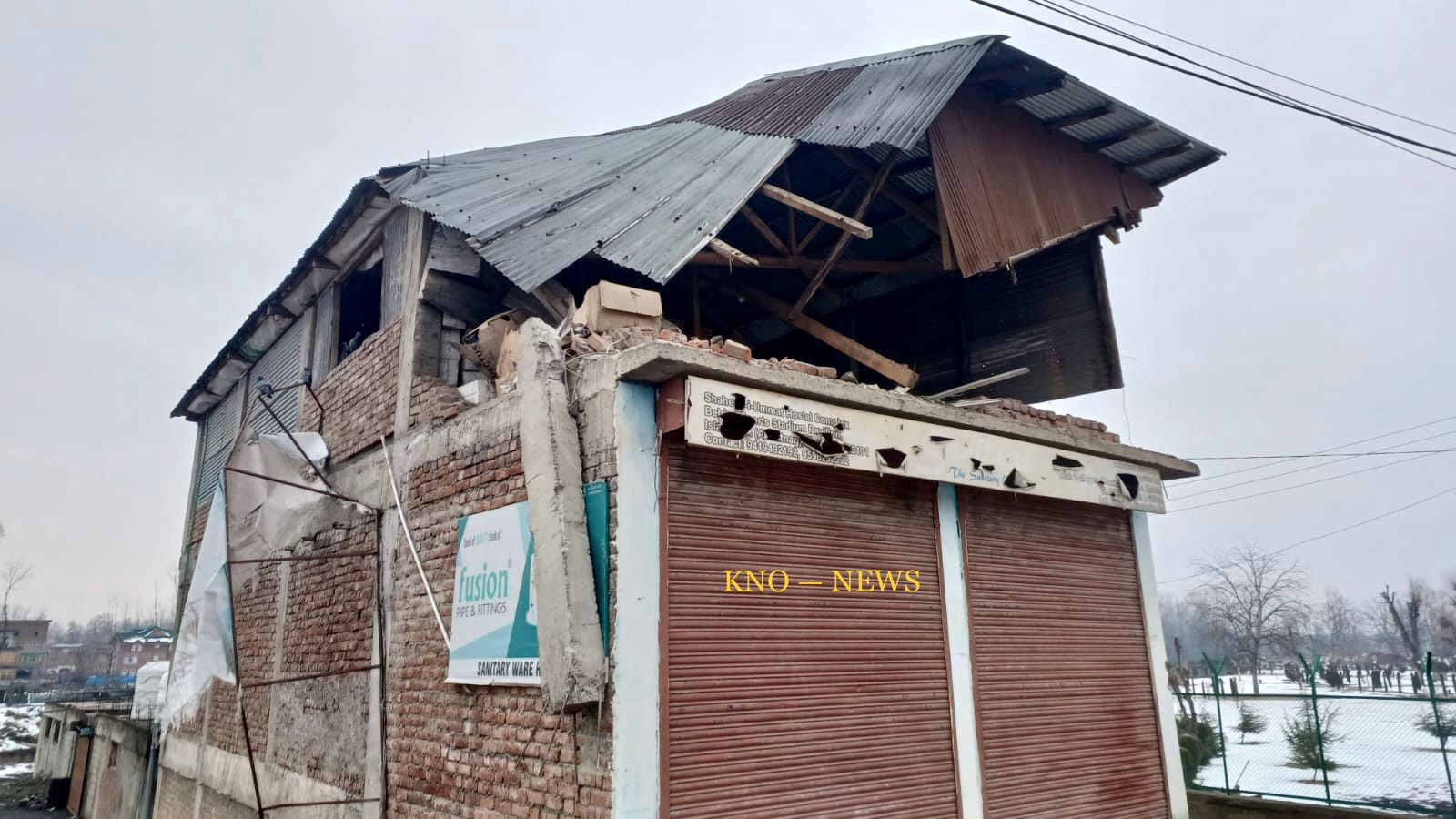 Hurriyat leader's ‘illegal’ shoping complex demolished in Anantnag Hurriyat leader’s ‘illegal’ shoping complex demolished in Anantnag