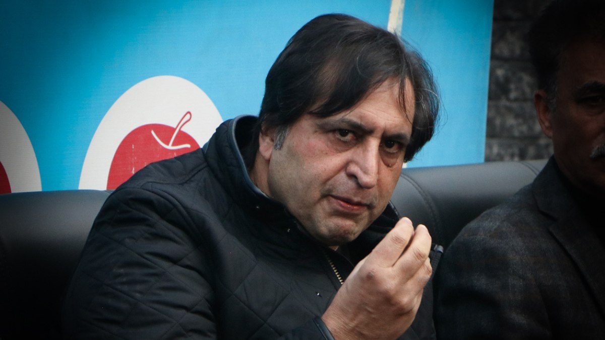 Sajad Lone accuses admin of creating homelessness