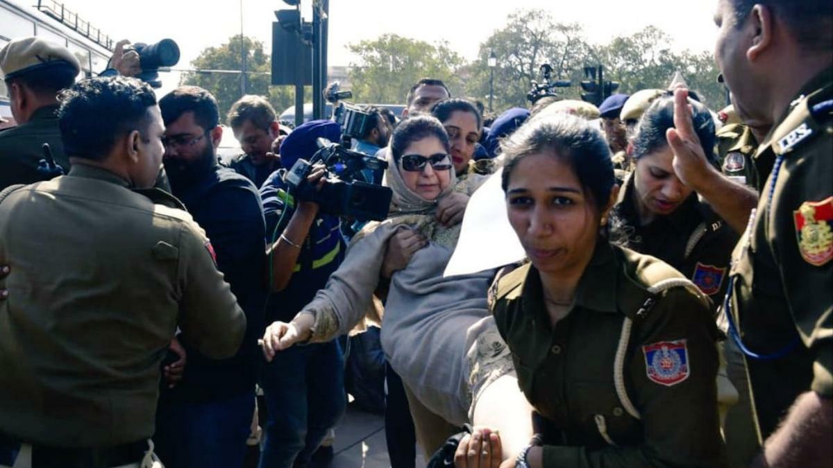 Mehbooba protests against J&K anti-encroachment drive in Delhi; detained Mehbooba protests against J&K anti-encroachment drive in Delhi; detained
